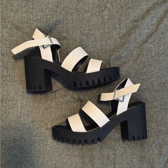Madden Girl Shoes - Madden Girl Black and White Platform Sandals